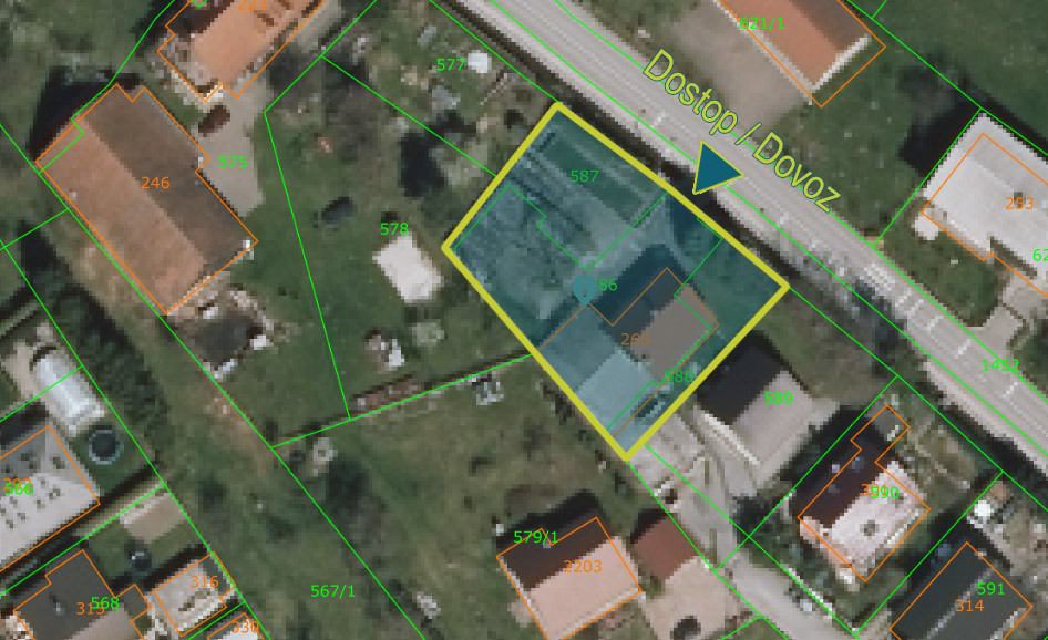 Hiša v (Spodnjih) Hočah z 947 m2 zemljišča