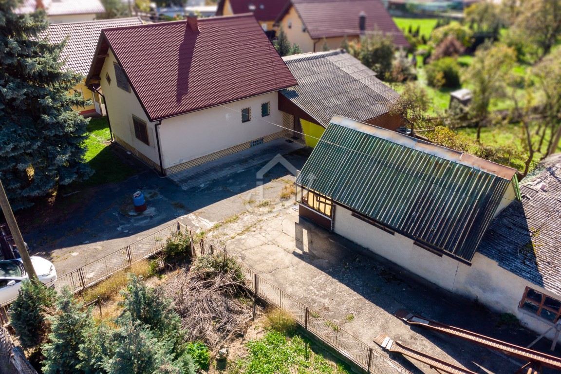 Hiša v (Spodnjih) Hočah z 947 m2 zemljišča