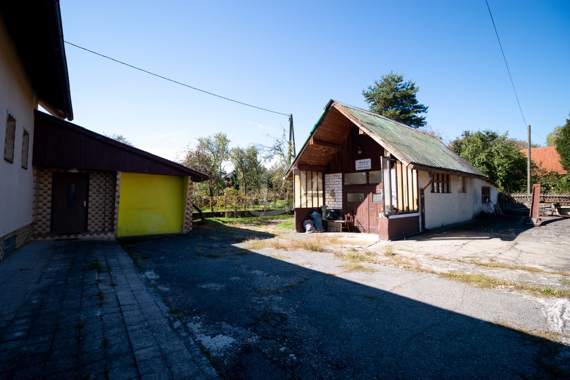 Hiša v (Spodnjih) Hočah z 947 m2 zemljišča