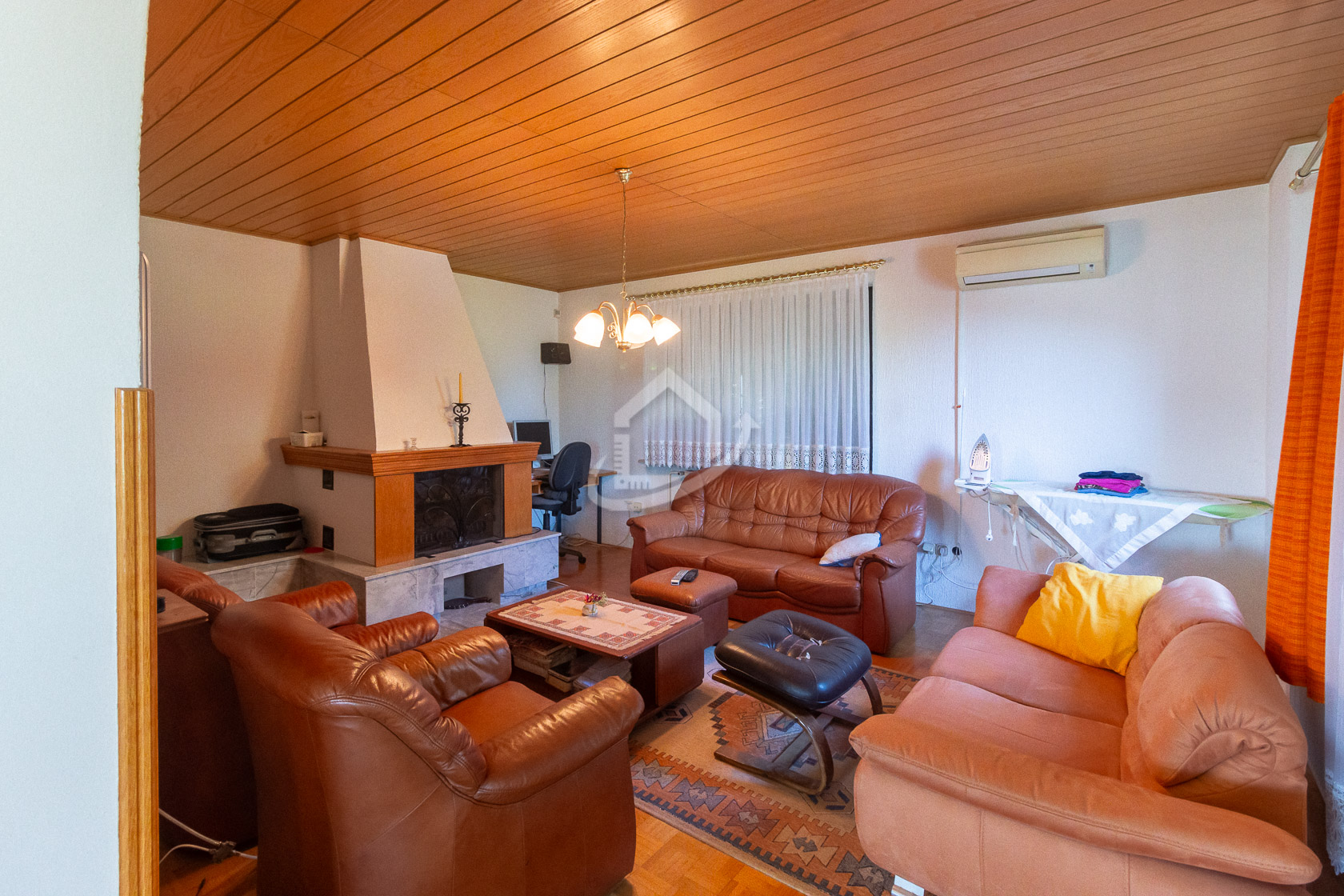 Okolica Maribora, Dolnja Počehova – Hiša (327,6 m2) s parcelami (2.702 m2, od tega stavbno 1.971 m2)